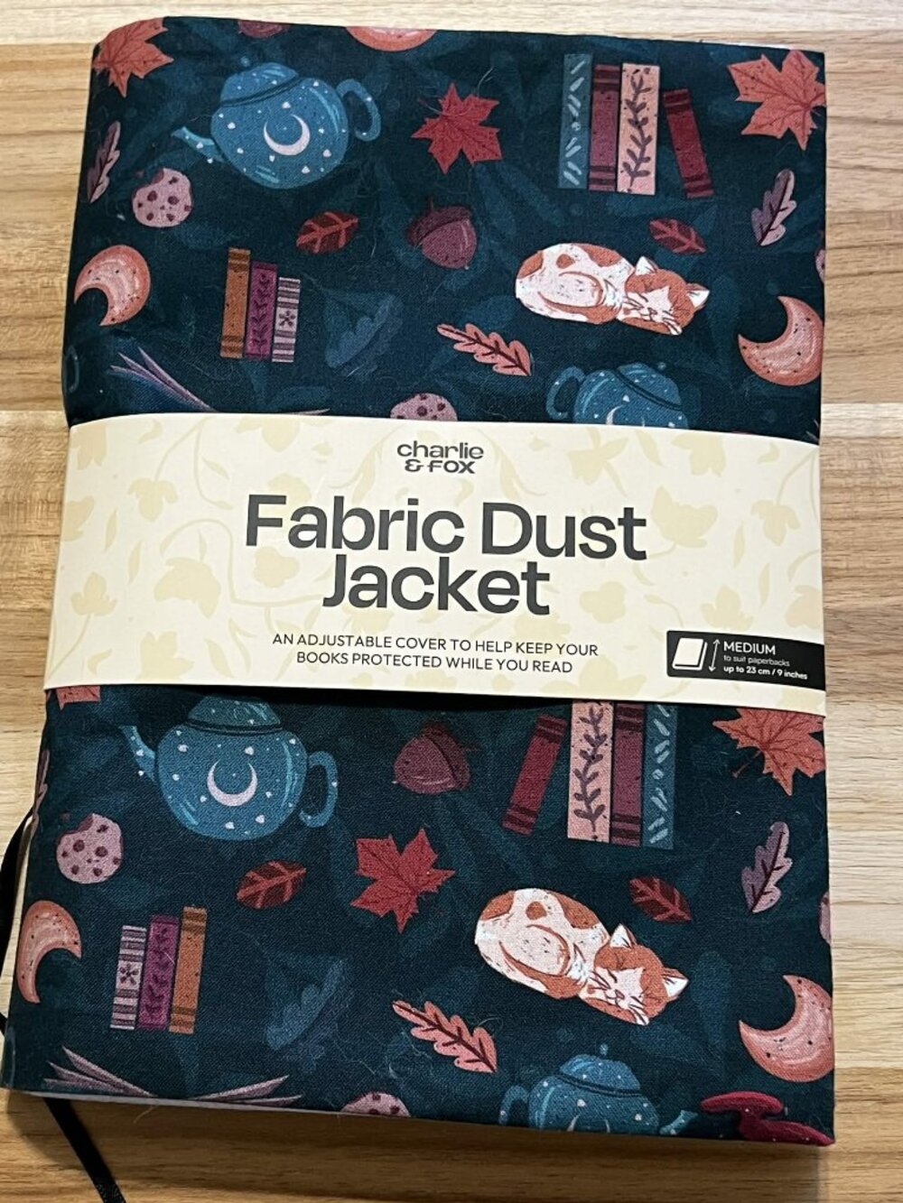 BNWT Charlie and the Fox Co Autumn Cat Fabric Dust Jacket - Size Medium